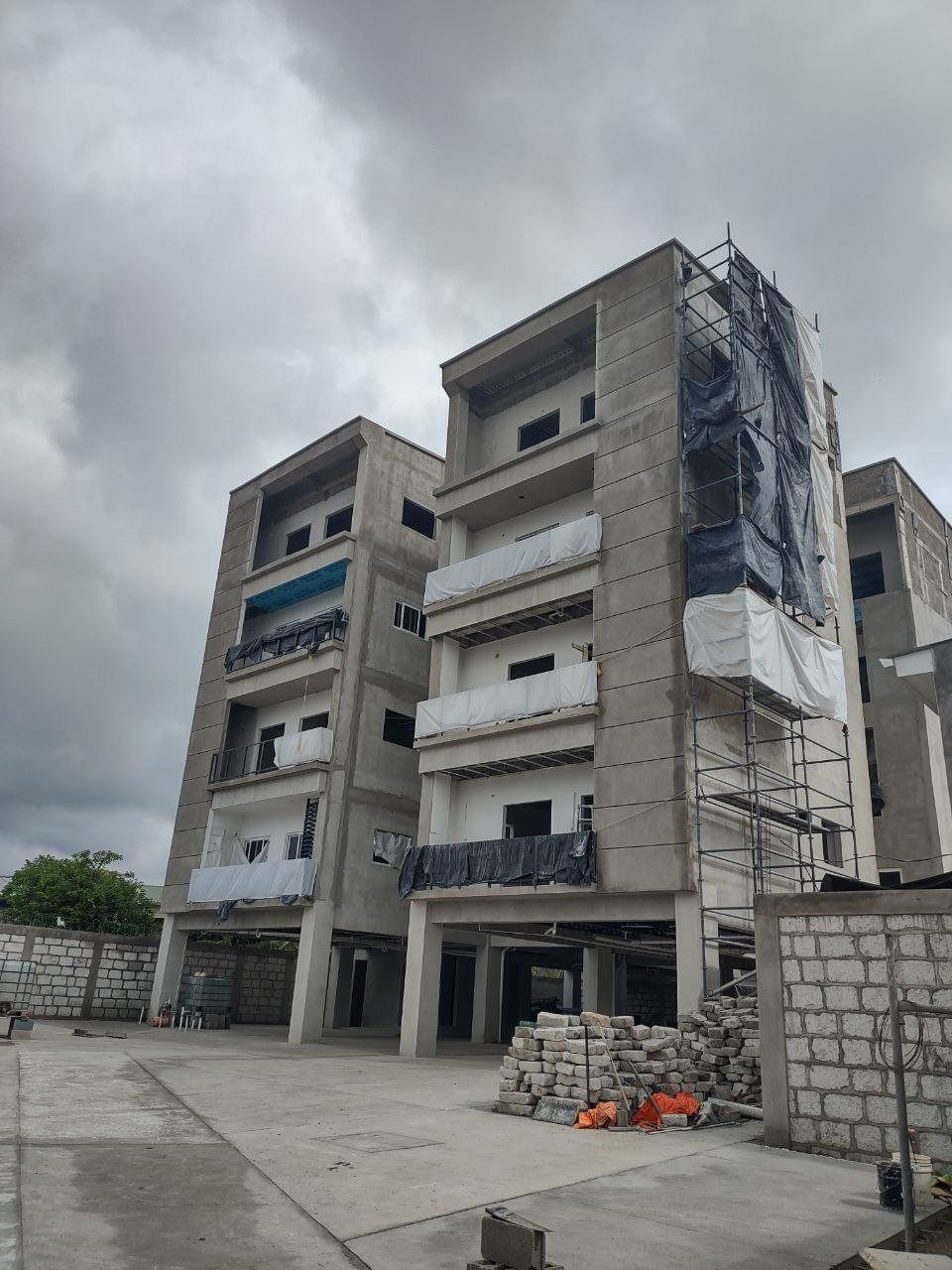 Condominios SUNNA, torres en construcción
